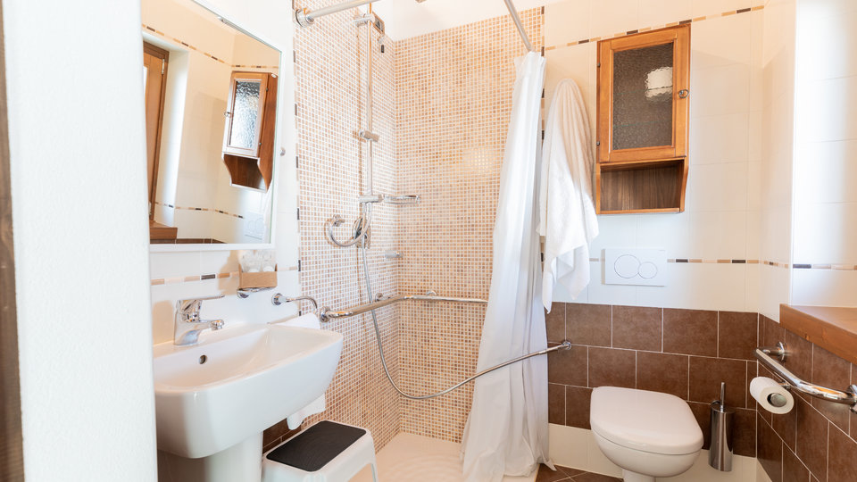 bagno accessibile hote col del sole